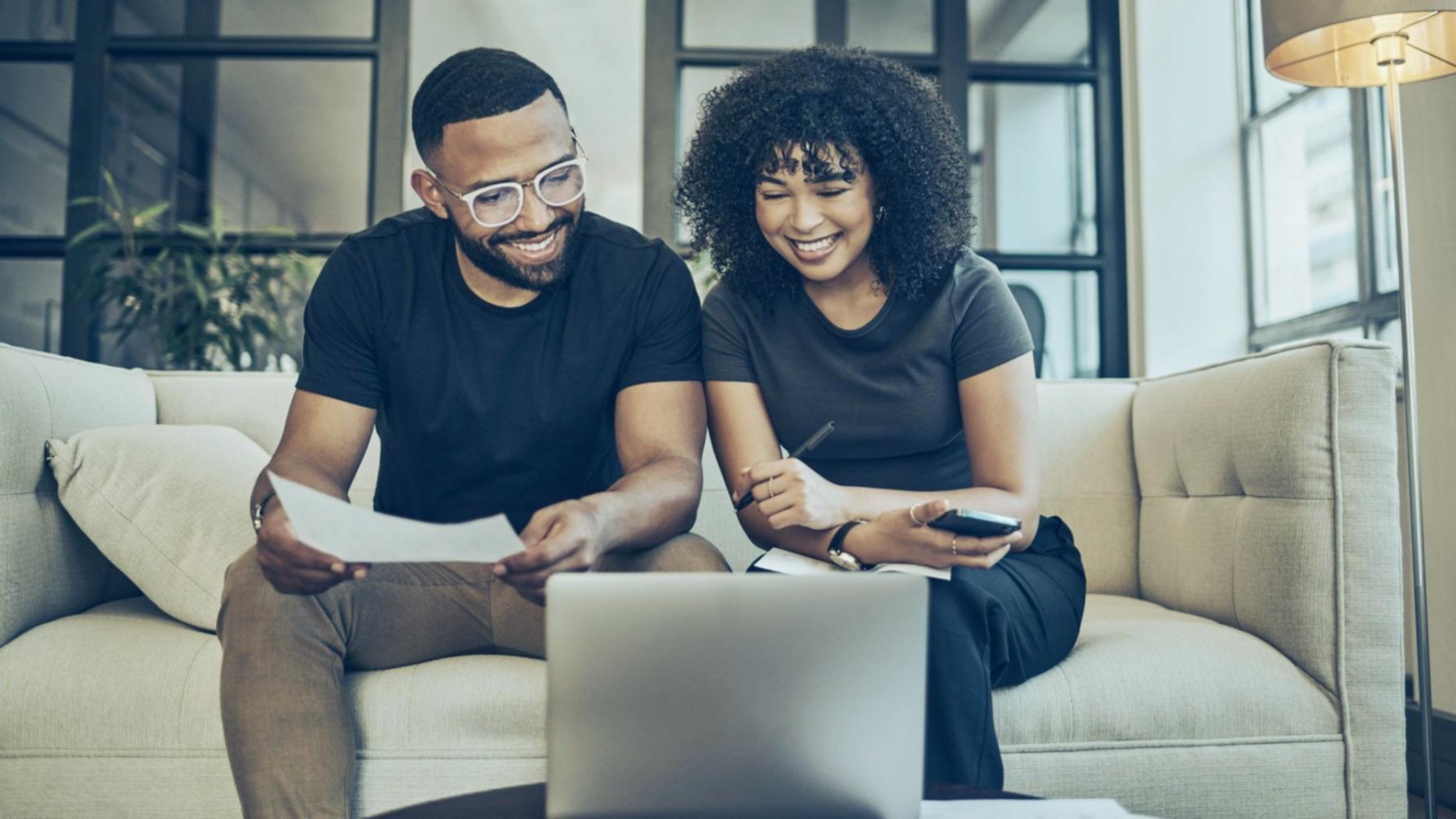 Professional seminar environment showing collaborative learning setup